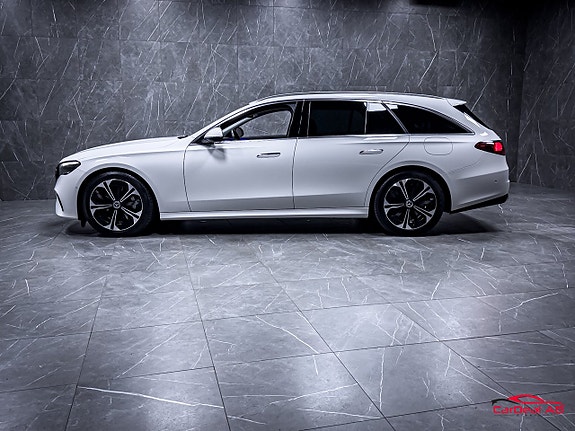 Mercedes-Benz E300 de 4 of 30