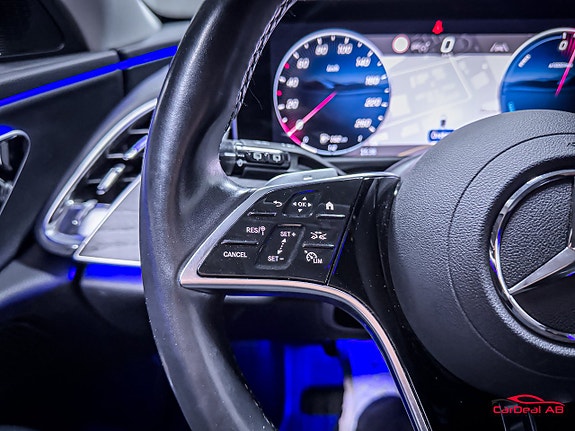 Mercedes-Benz E300 de 21 of 30