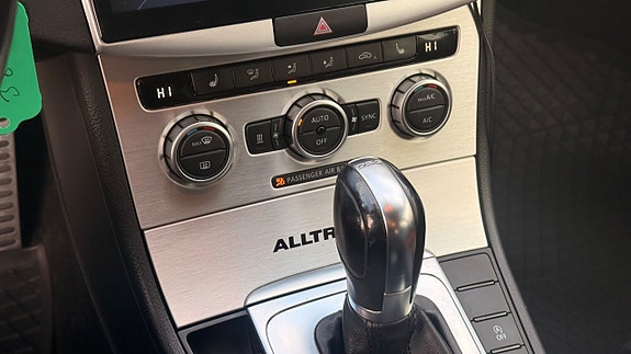 Volkswagen Passat Alltrack 15 of 25