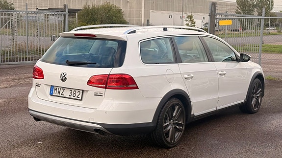 Volkswagen Passat Alltrack 5 of 25
