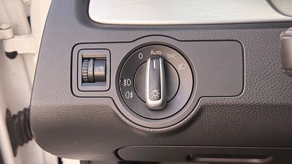 Volkswagen Passat Alltrack 13 of 25