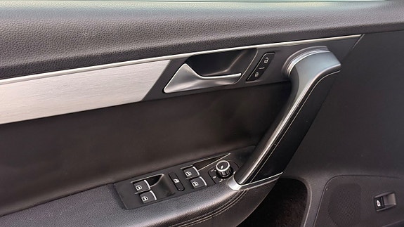 Volkswagen Passat Alltrack 11 of 25