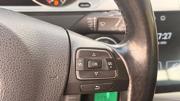 Volkswagen Passat Alltrack 22 of 25