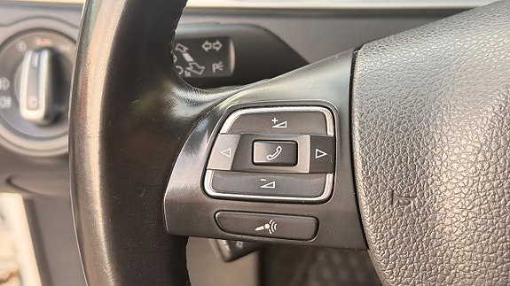 Volkswagen Passat Alltrack 21 of 25