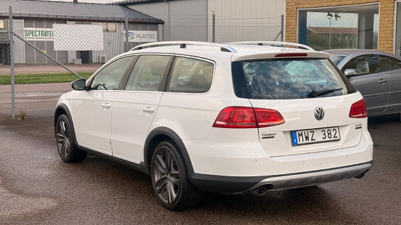Volkswagen Passat Alltrack 7 of 25