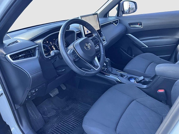 Toyota Corolla Cross 9 of 17