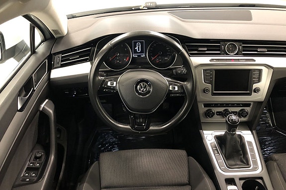 Volkswagen Passat 9 of 10