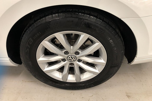 Volkswagen Passat 6 of 10