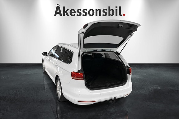 Volkswagen Passat 10 of 10