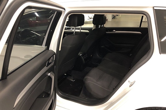 Volkswagen Passat 8 of 10