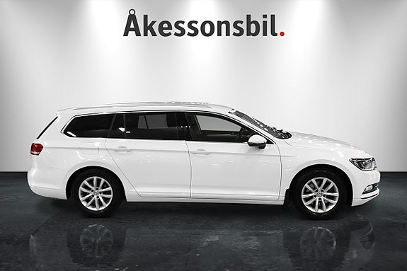 Volkswagen Passat 3 of 10
