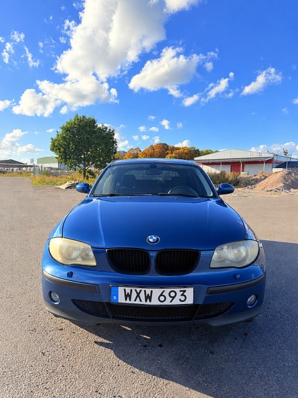 BMW 116i 2 of 7