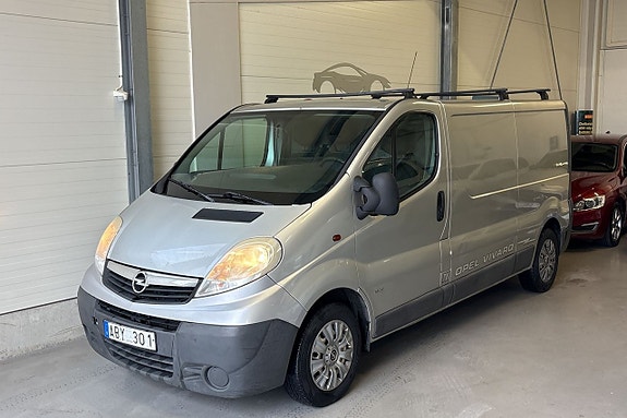 Opel Vivaro 2 of 11