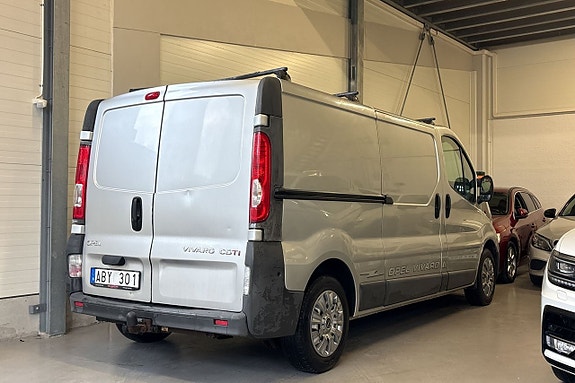 Opel Vivaro 4 of 11