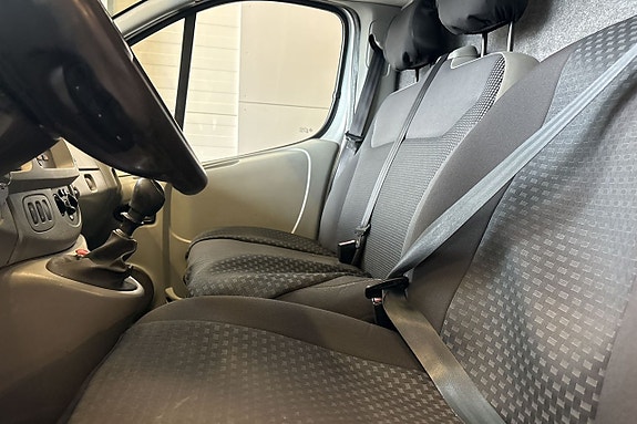 Opel Vivaro 8 of 11