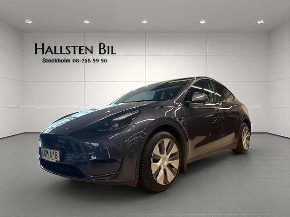 Tesla Model Y 5 of 24