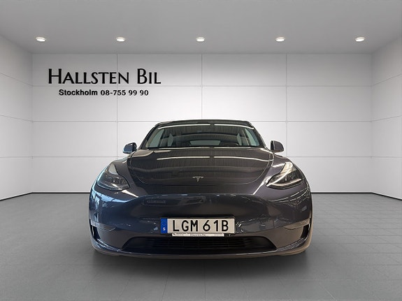 Tesla Model Y 2 of 24