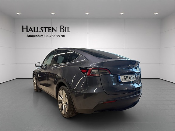 Tesla Model Y 4 of 24