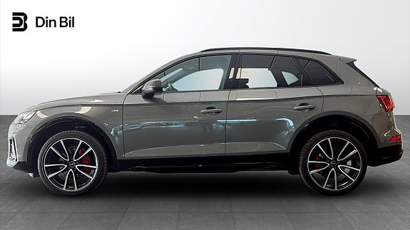 Audi Q5 2 of 21