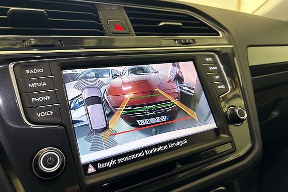 Volkswagen Tiguan 15 of 23
