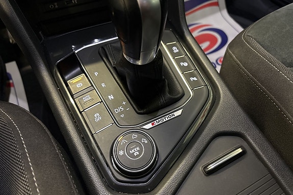 Volkswagen Tiguan 16 of 23