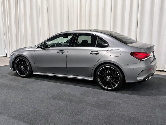 Mercedes-Benz A180 3 of 15