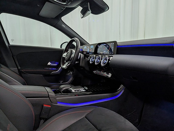 Mercedes-Benz A180 9 of 15