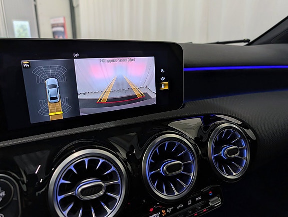 Mercedes-Benz A180 10 of 15