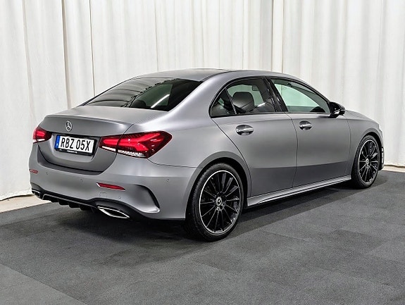 Mercedes-Benz A180 4 of 15