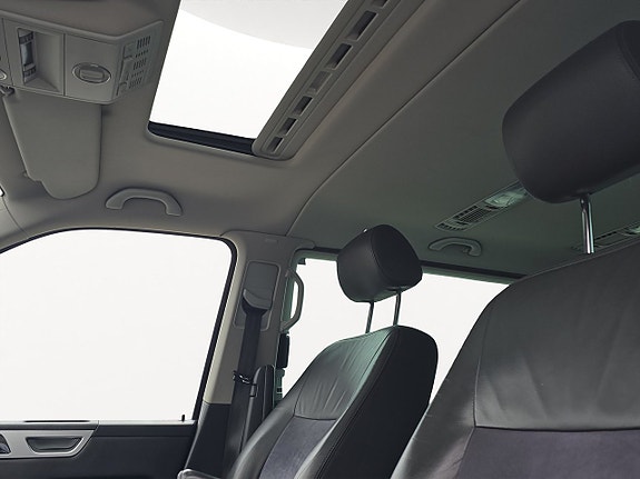 Volkswagen Multivan 17 of 19