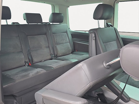 Volkswagen Multivan 12 of 19