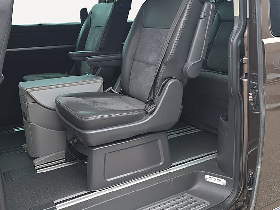 Volkswagen Multivan 11 of 19
