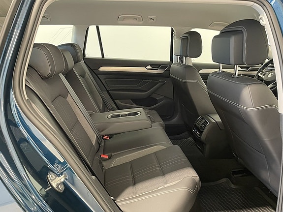 Volkswagen Passat Alltrack 4 of 15