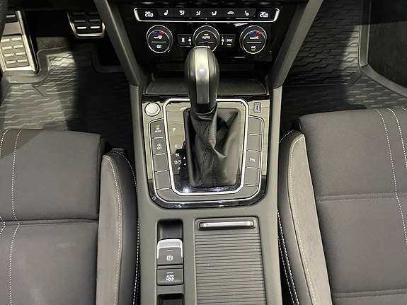 Volkswagen Passat Alltrack 14 of 15