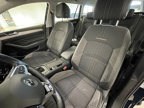 Volkswagen Passat Alltrack 8 of 15
