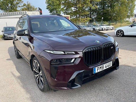 BMW X7 2 of 5