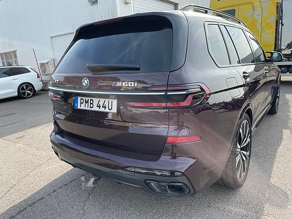 BMW X7 3 of 5