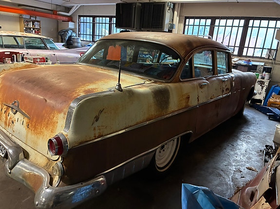 Pontiac Starchief 3 of 6