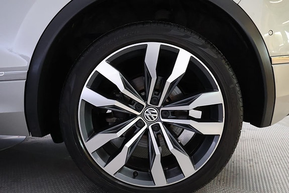 Volkswagen Tiguan 15 of 29