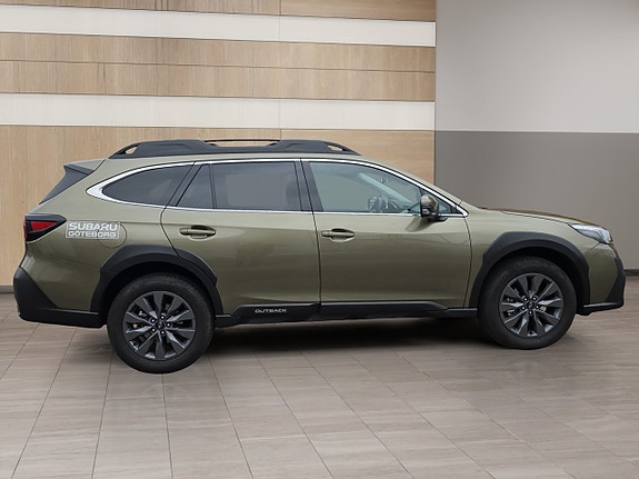 Subaru Outback 7 of 17