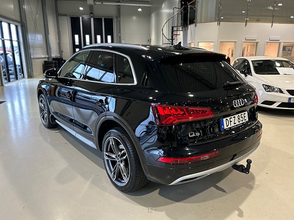 Audi Q5 4 of 13