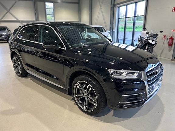 Audi Q5 2 of 13