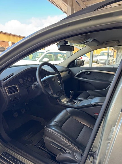 Volvo V70 5 of 5