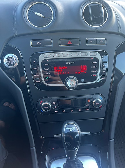 Ford Mondeo 9 of 12