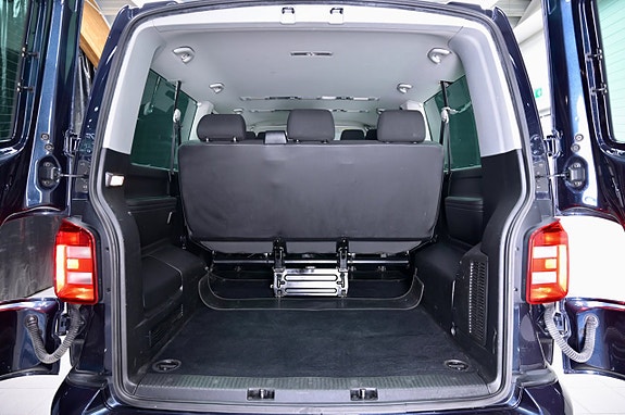 Volkswagen Caravelle 7 of 18