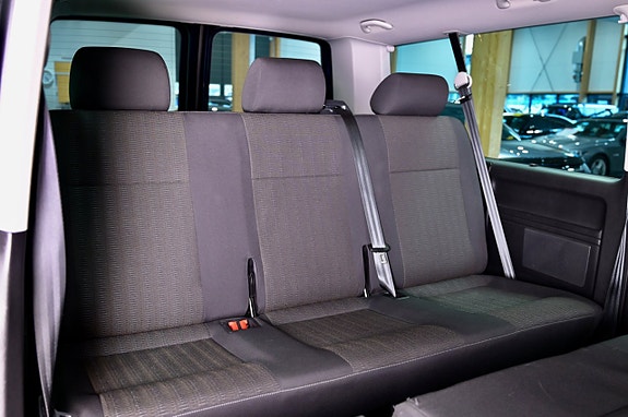 Volkswagen Caravelle 8 of 18