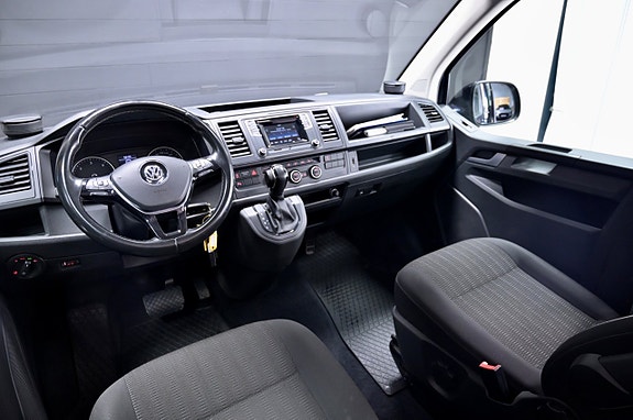 Volkswagen Caravelle 14 of 18