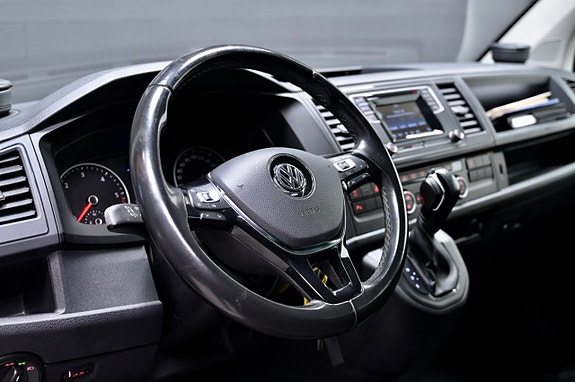 Volkswagen Caravelle 15 of 18