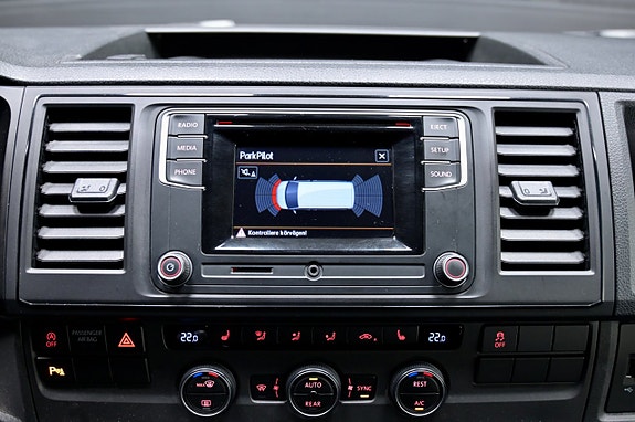 Volkswagen Caravelle 17 of 18
