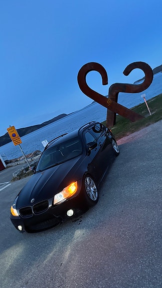 BMW 320d 3 of 3